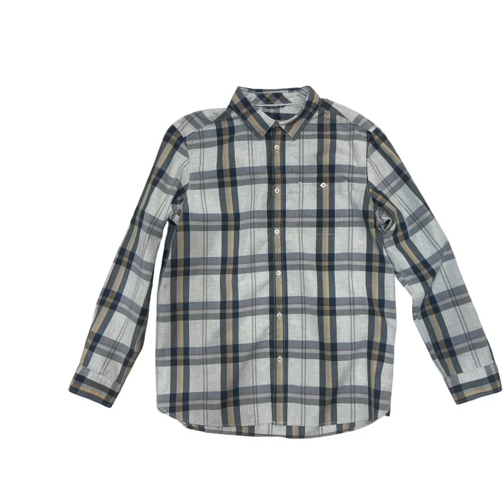 The North Face Men’s long sleeve plaid button down shirt. SZ L